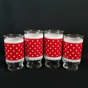 red lace and white dots glass tumblers